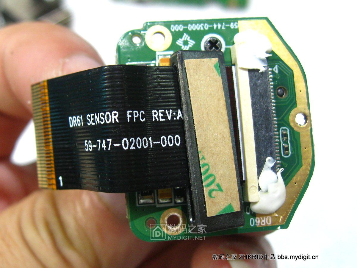 趴趴狗行车记录仪镜头拆解,零镜行车记录仪拆解评测