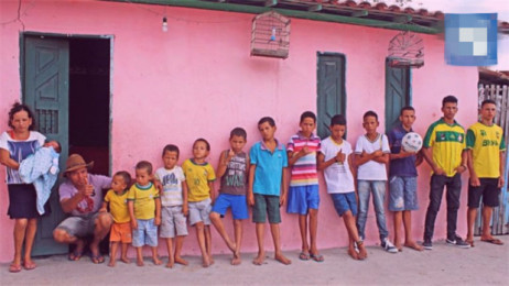 巴西夫妇生15个娃组足球队,巴西一对夫妇生15个孩子