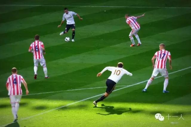 带球时怎么抬头看人,带球总是不抬头怎么办