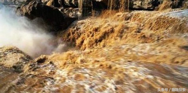 后山发现一座诡异洞穴,探索神秘山洞发现诡异事件