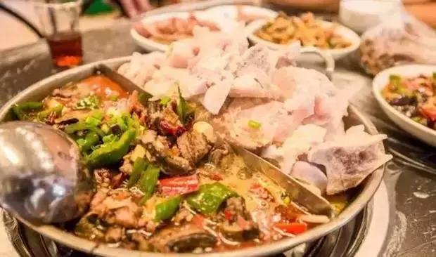 武汉附近小众旅游城市美食,武汉的著名风景和小吃