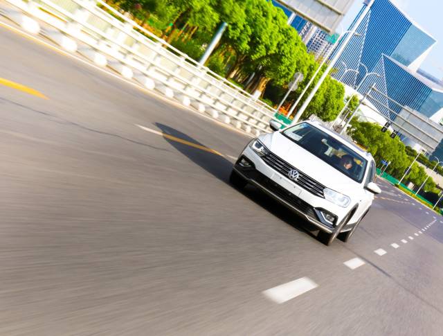 一汽大众蔚领旅行车试驾,16款大众蔚领旅行测评