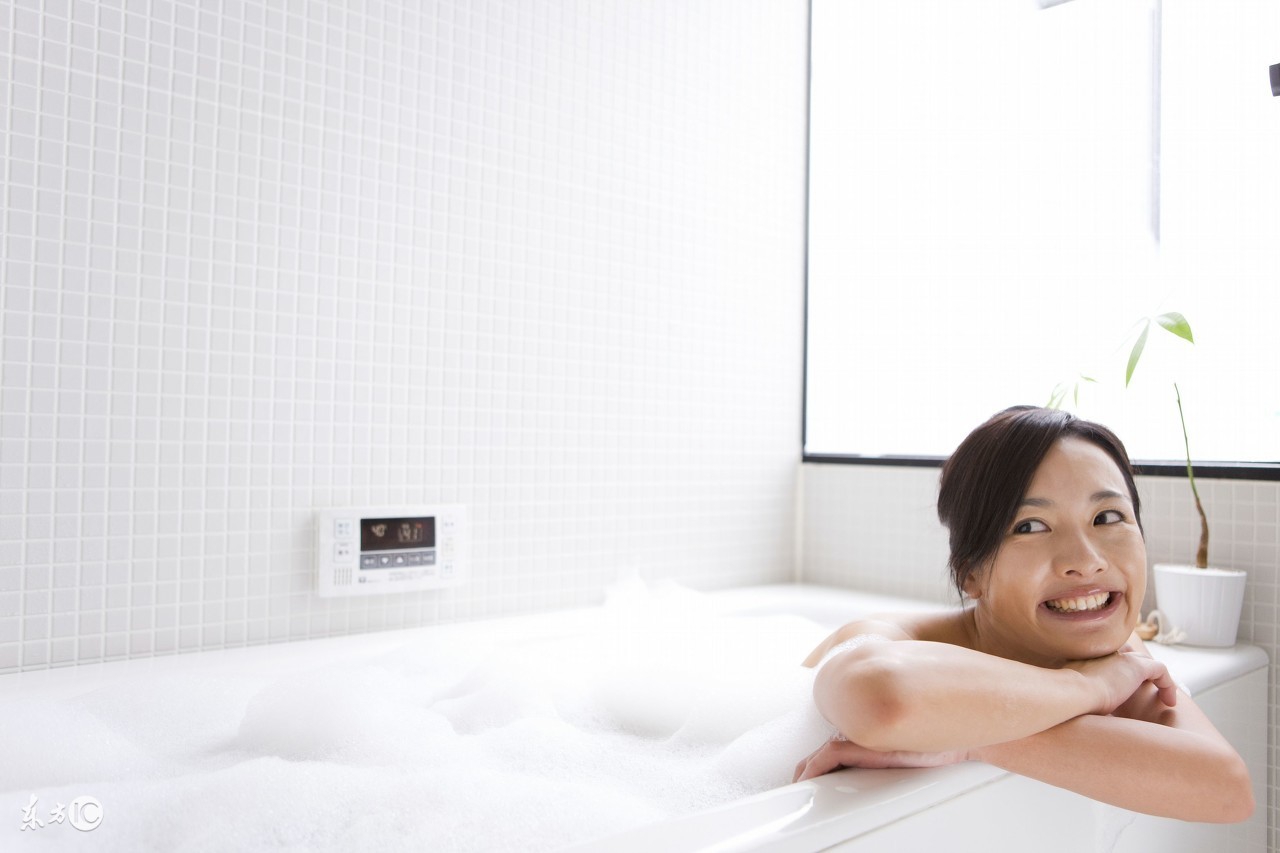 坐月子期间能不能玩手机,坐月子期间能不能坐车