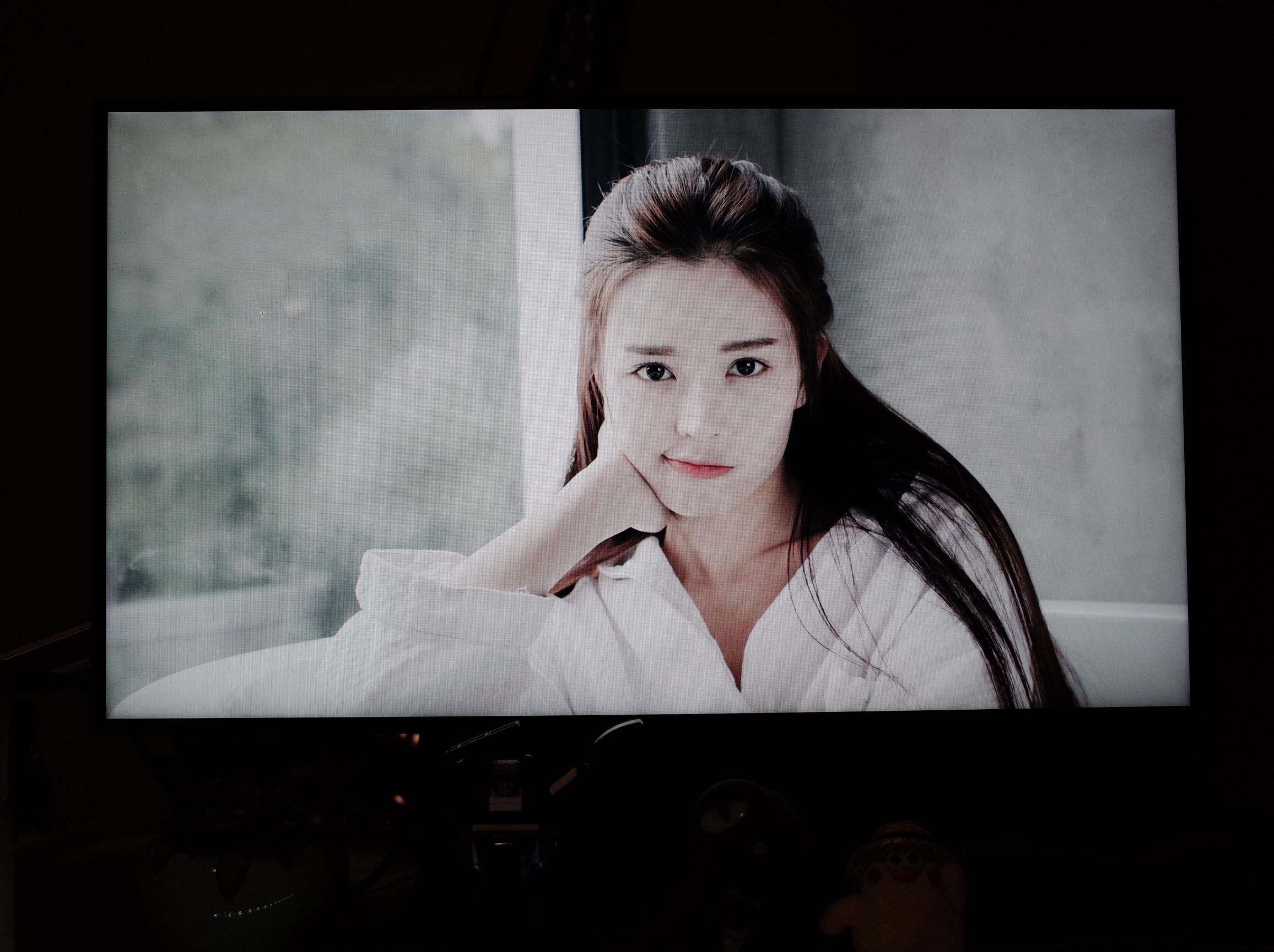 当笔记本*党**一直以为mac就是机制的时候，一定是忽略了显示器还有这样一种打开方式，外挂显示器的完整体验