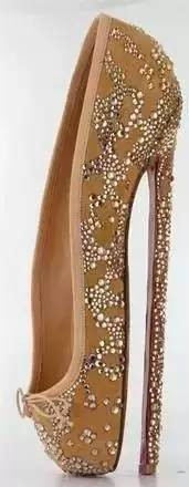 ysl爆款高跟鞋,ysl高跟鞋奇葩