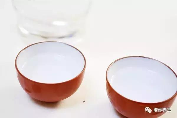 头发少秃顶适合什么发型,头顶头发稀少怎么办剃光头