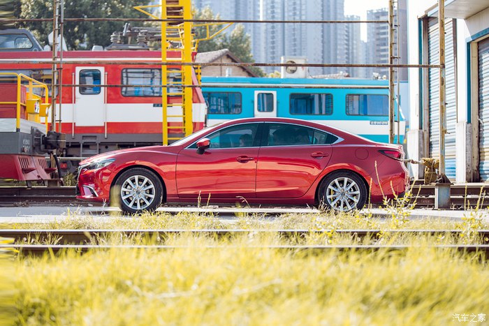 阿特兹油表指针不动,马自达阿特兹油表亮黄灯