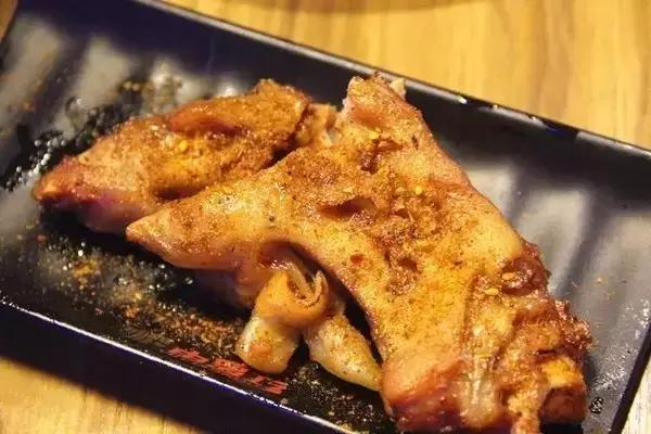 高温红色预警再次拉起，席卷魔都的红衣战士的暴击你挺得住吗？