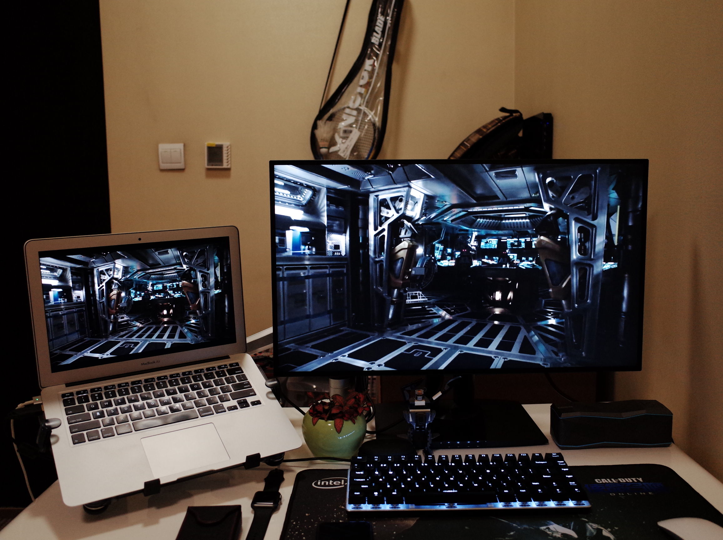 当笔记本*党**一直以为mac就是机制的时候，一定是忽略了显示器还有这样一种打开方式，外挂显示器的完整体验