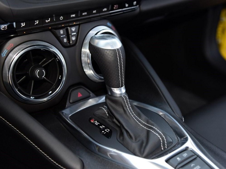 巅峰极速雪佛兰科迈罗大黄蜂,1967第一款雪佛兰科迈罗大黄蜂