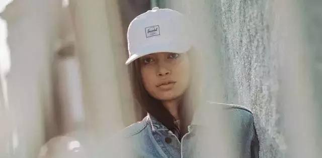 herschel双肩包灰粉,herschel双肩包带侧拉链