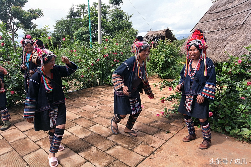 终年生活在高山密林之中的一个神秘的部族，孟连阿卡人！