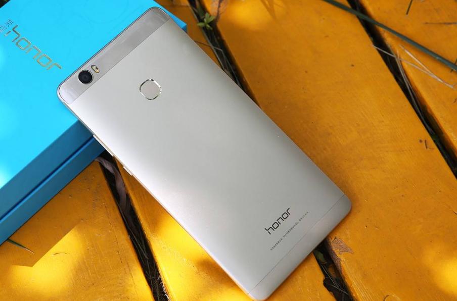 民族品牌:6.6英寸2K+4GB+64GB,2499元会选择