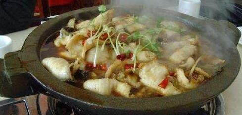 自助石锅鱼主打经济实惠,喜爷稻田蛙石锅鱼自助