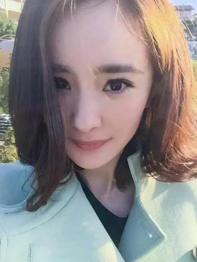 杨幂迪丽热巴身材对比同屏,杨幂迪丽热巴颜值混剪