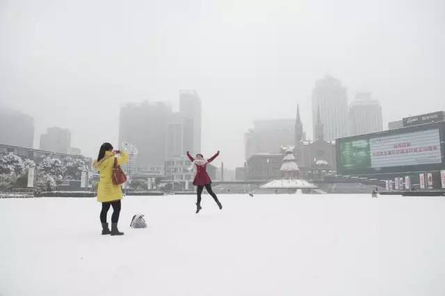 宁波中心地标天一广场15岁啦,哪张照片勾起你的回忆?