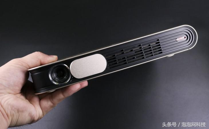 太爽了!把电影院搬回家看尚iCAN智能投影X1s使用体验
