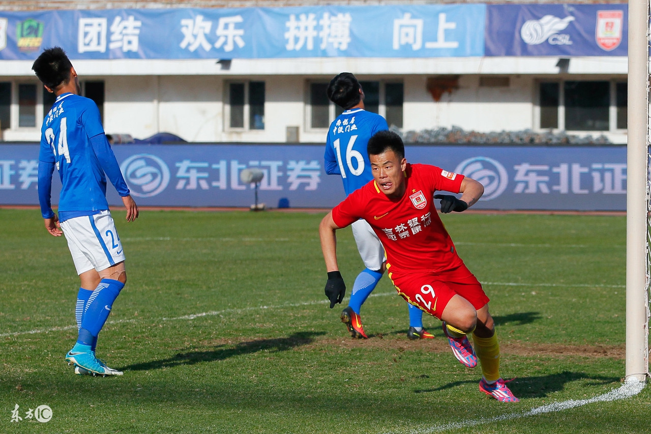 美职联中国第一人曾改名字年龄并遭解约29岁爆发憧憬进国足