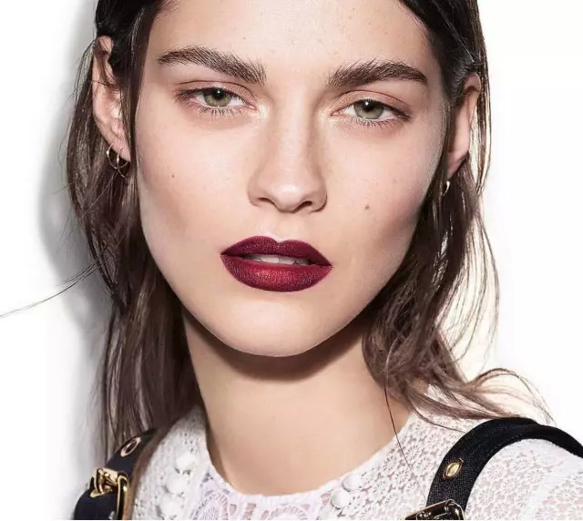 口红哪些斩男色,哪些口红颜色贴近斩男妆