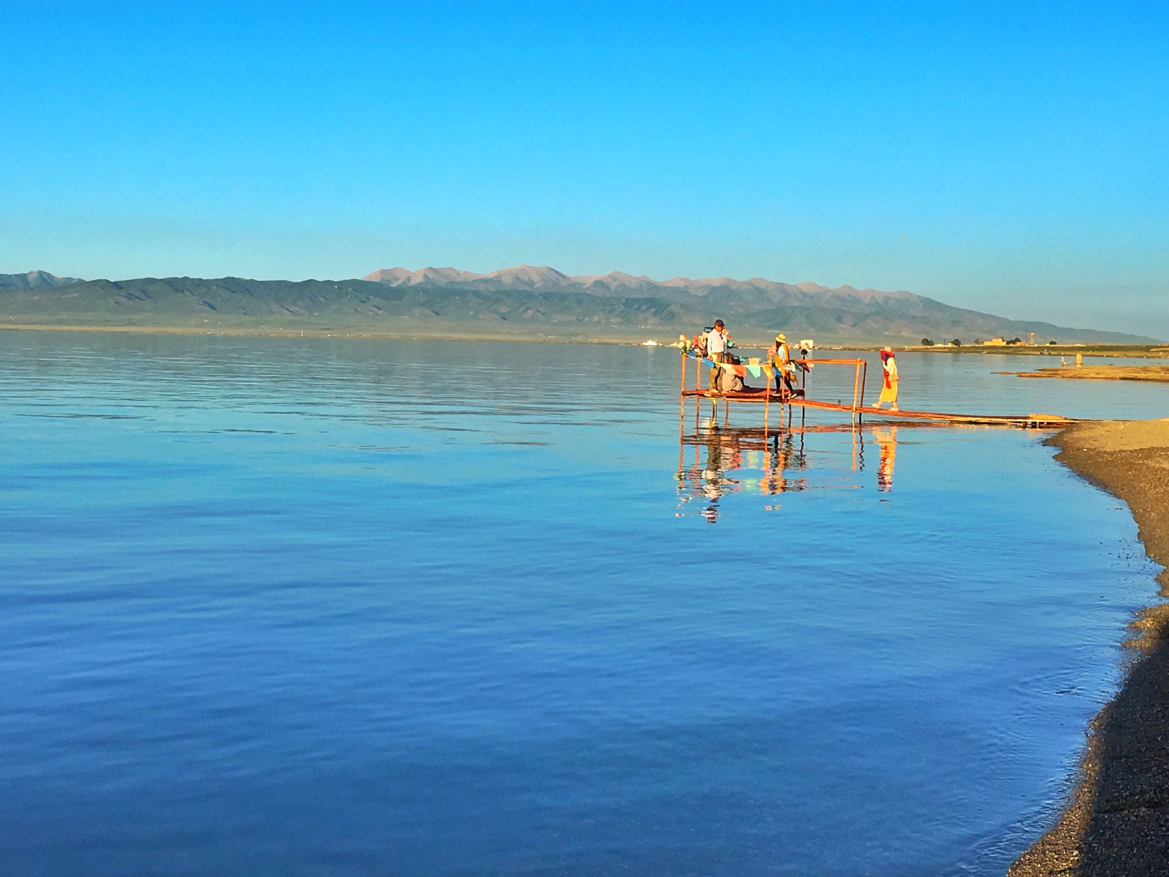 清晨的青海湖美景,静谧的青海湖