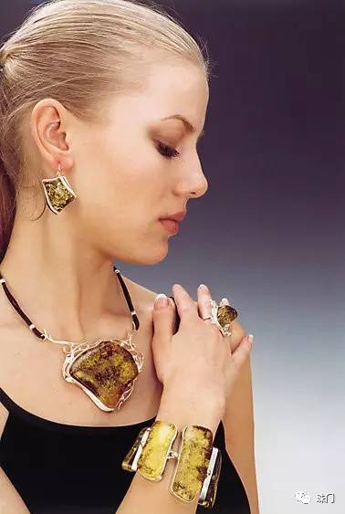 怎么防止蜜蜡氧化封蜡,如何防止蜜蜡开裂