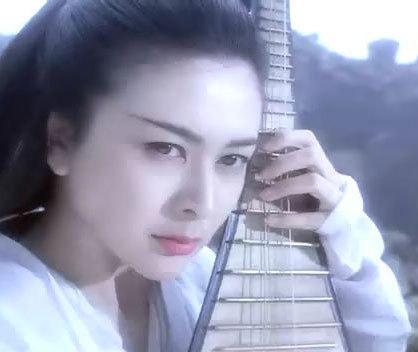 看到这样受排挤的关之琳，才知道行走江湖真的不能只能靠美貌！