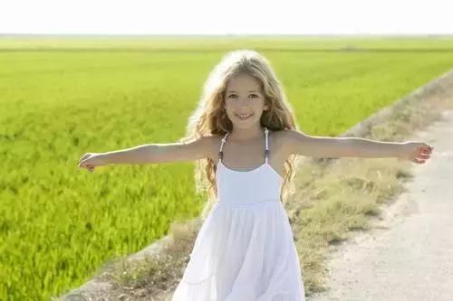 碰到毒蛇该怎么自救搞笑,在野外被毒蛇咬了怎么办怎么自救