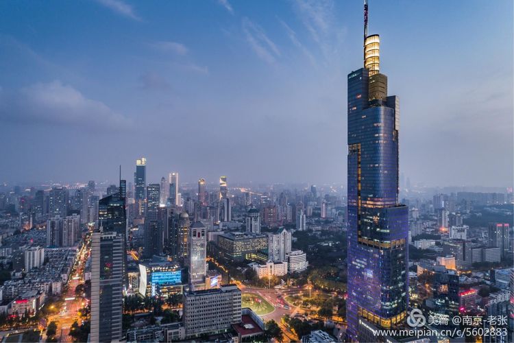 江苏第一高楼紫峰大厦,江苏南京市紫峰大厦