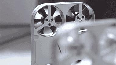 会飞的手机壳，可航拍可续航，这个机长有点帅