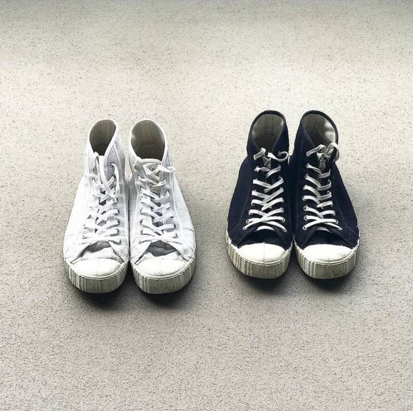 帆布鞋也能穿出女王风范,帆布鞋也能穿出高级感
