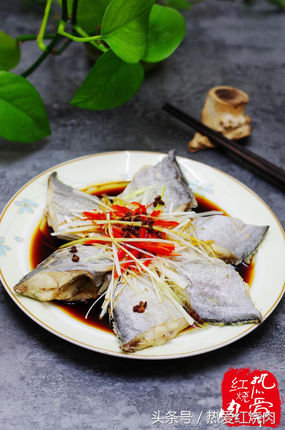 带鱼怎么做才金黄酥脆特别好吃呢,带鱼最简单做法不炖不炸入味好吃