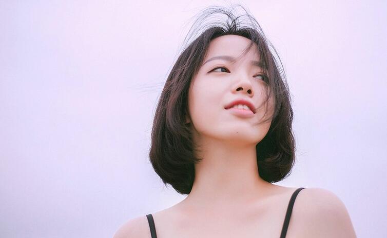 网上泡妞开场白教程看了不会你是猪吗?