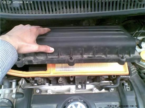 车里抽烟烟味多久能散,开车抽烟不掉烟灰