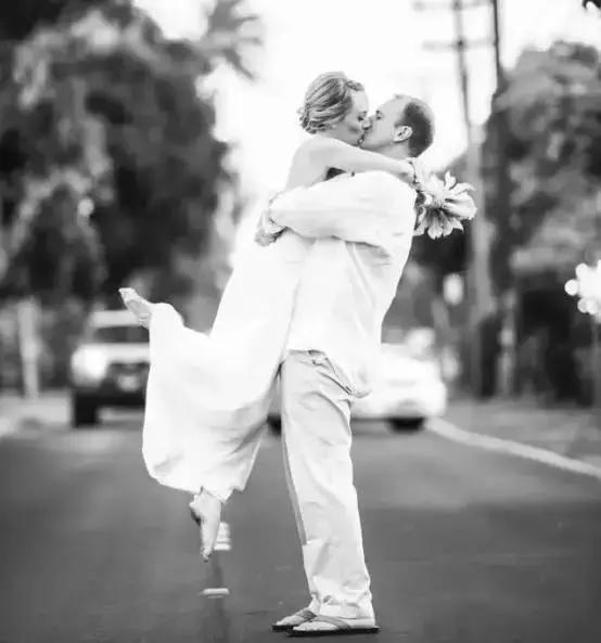 拍婚纱照感觉尴尬怎么办,拍婚纱照时尴尬动作