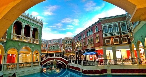 澳门购物的街道,澳门购物去哪个商场比较好