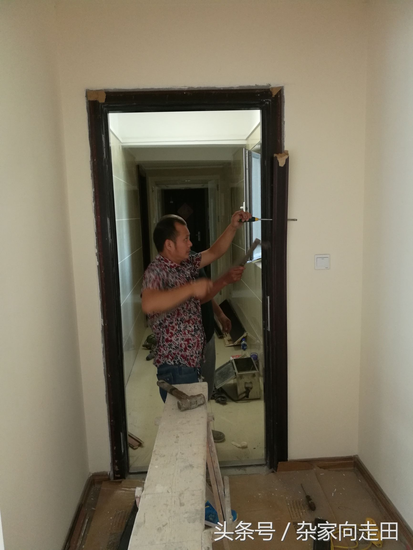 防盗门外开改内开演示图,入户防盗门内开好还是外开好