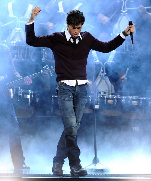 西班牙情歌王子爱情故事,西班牙情歌王子胡里奥爱情故事