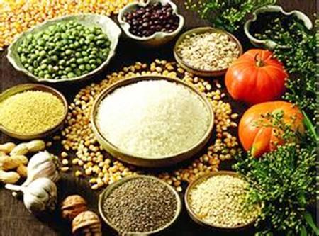 体内湿气重中医教你三招排湿气,湿气重的人排出湿气有什么症状