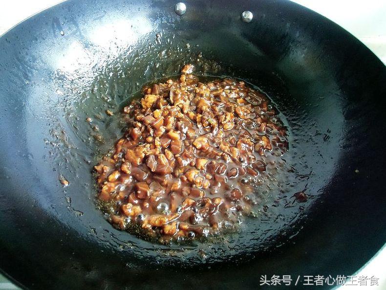 水晶粉怎么做面,炸酱面怎么做又黑又香