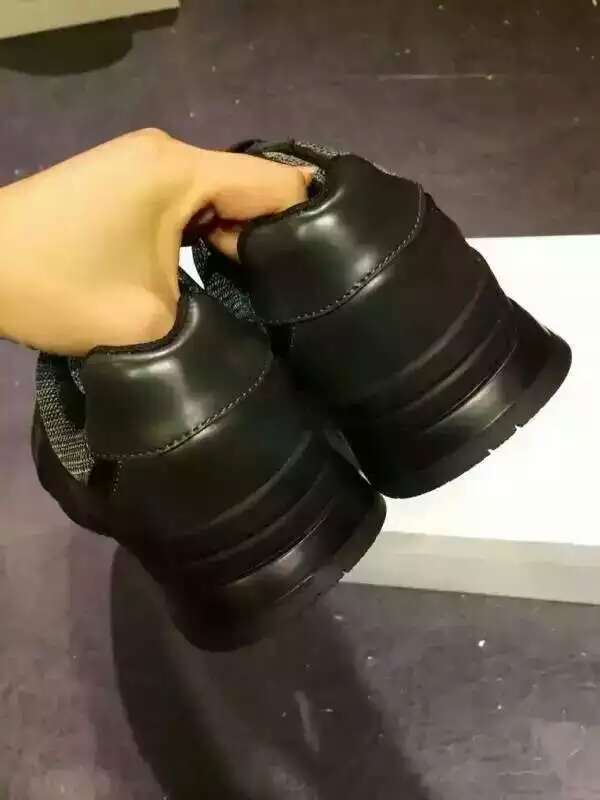 普拉达大金刚 酷毙了的鞋子 你不来看看？