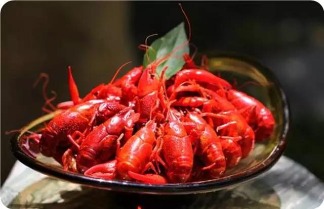 又到了吃虾子的季节,又到了武汉吃虾子的季节