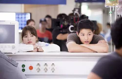 太阳的后裔播出后反响,吐槽医学生