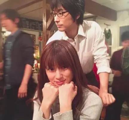 冬季还是春季适合涂唇膏,适合16岁用的唇膏