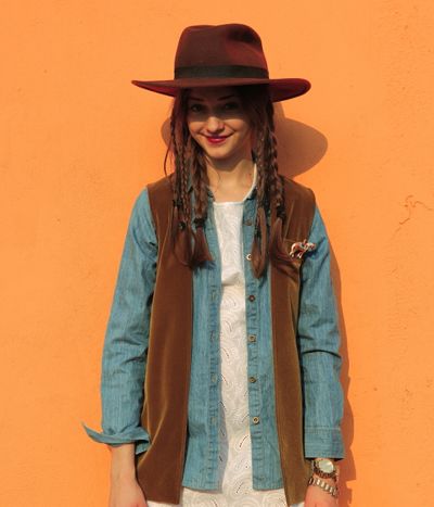 脸大卷发发型女2020流行发型40岁,脸大弄什么短发好看