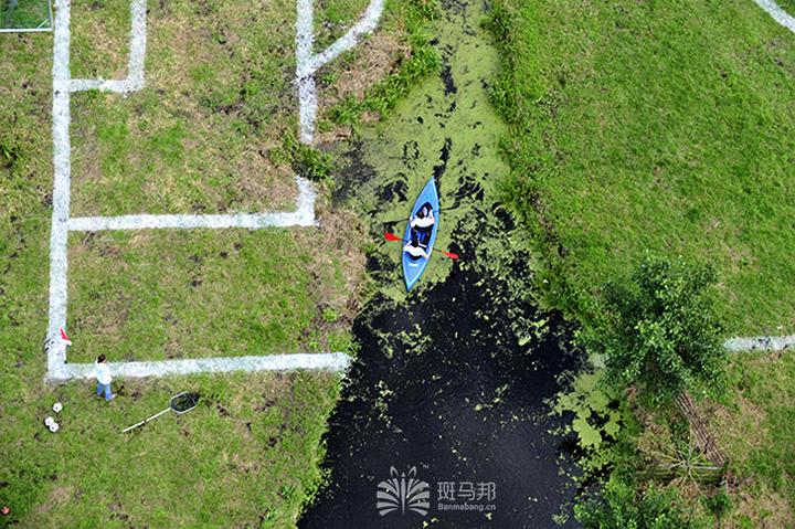 跑火车遇到的怪事,奇葩足球场