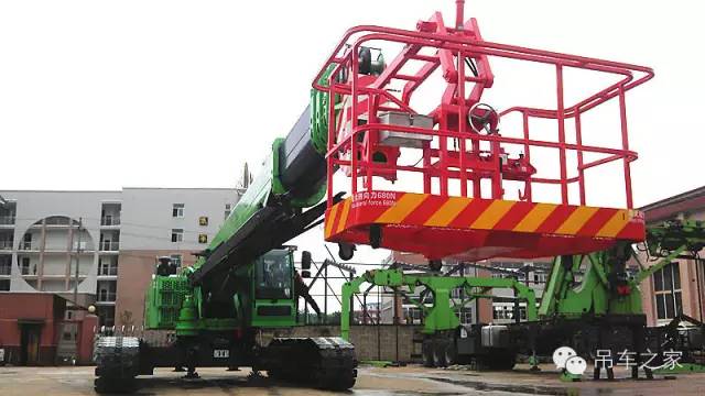 外国超大型履带式起重机,履带式伸缩臂起重机推荐