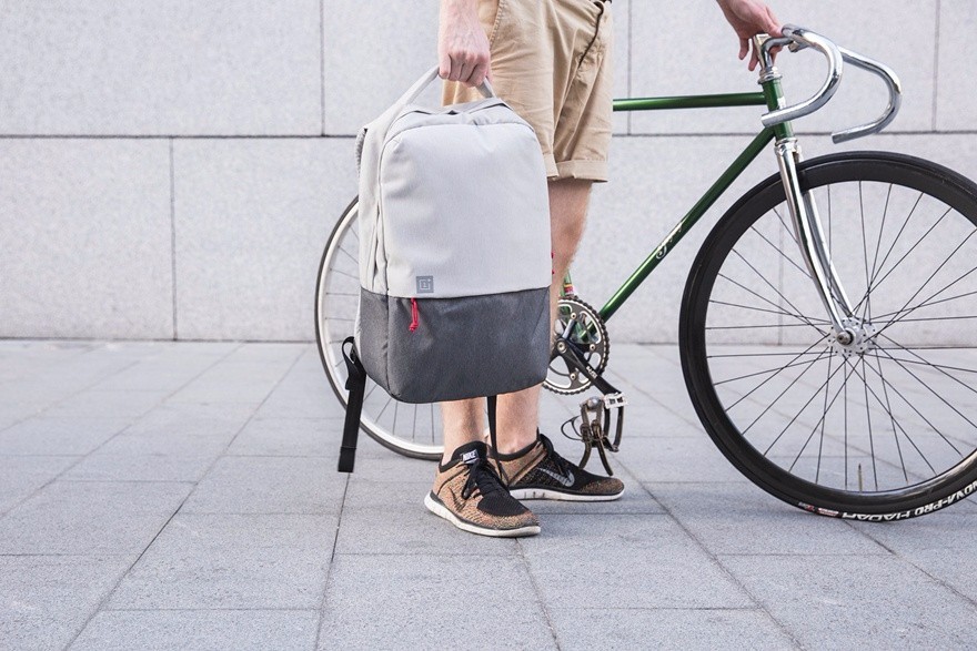 一加explorer双肩包测评视频,一加双肩包开箱视频