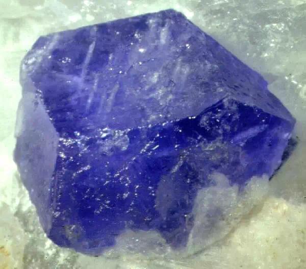 蓝宝石原矿全过程,迪拜顶级奢侈原矿宝石