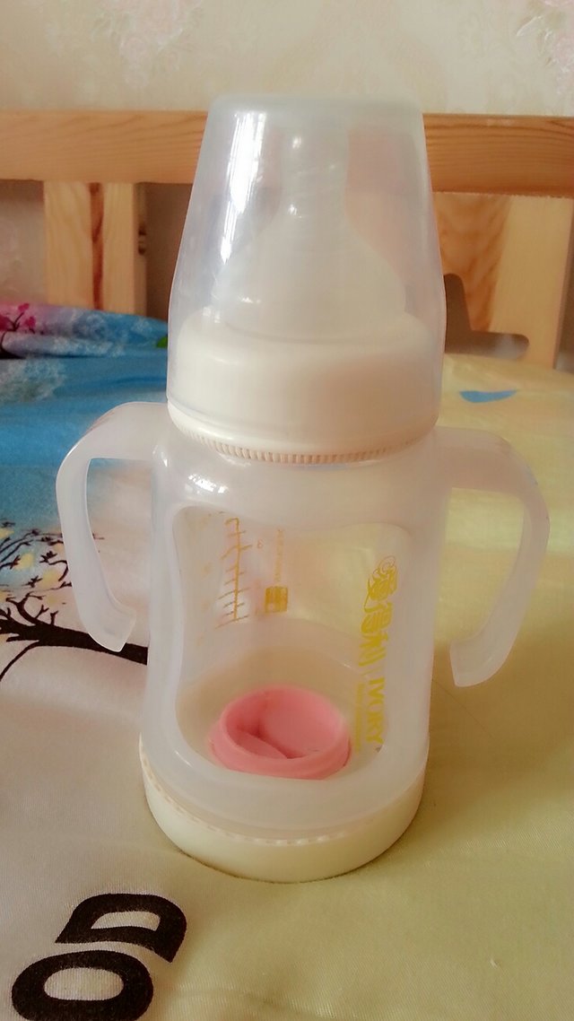 爱得利八个月以上奶瓶怎么选,婴儿爱得利奶瓶多久需要更换