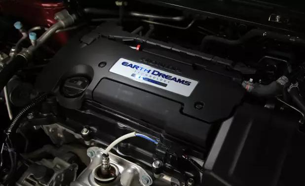 本田雅阁燃油版试驾测评,本田雅阁试驾全面解析